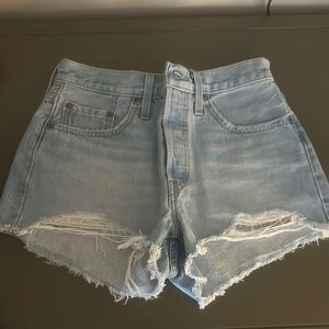 Levi size 25 501 shorts never worn
